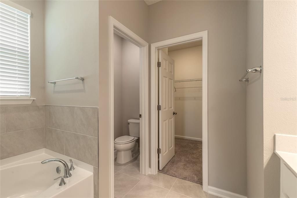 For Sale: $475,000 (4 beds, 3 baths, 2239 Square Feet)