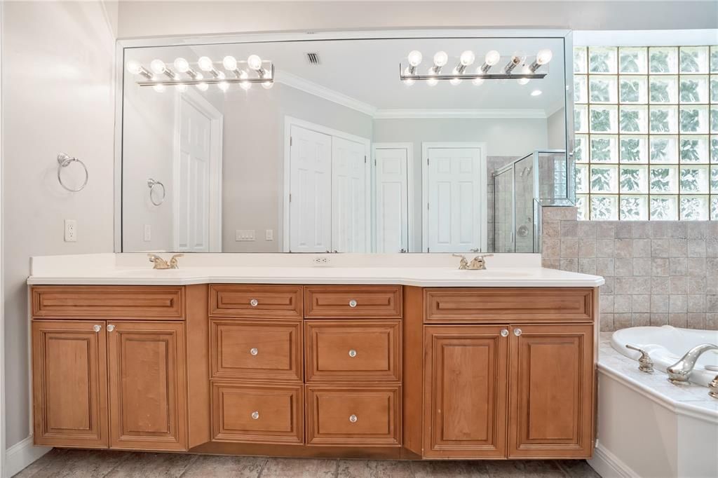 For Sale: $1,195,000 (5 beds, 3 baths, 3916 Square Feet)