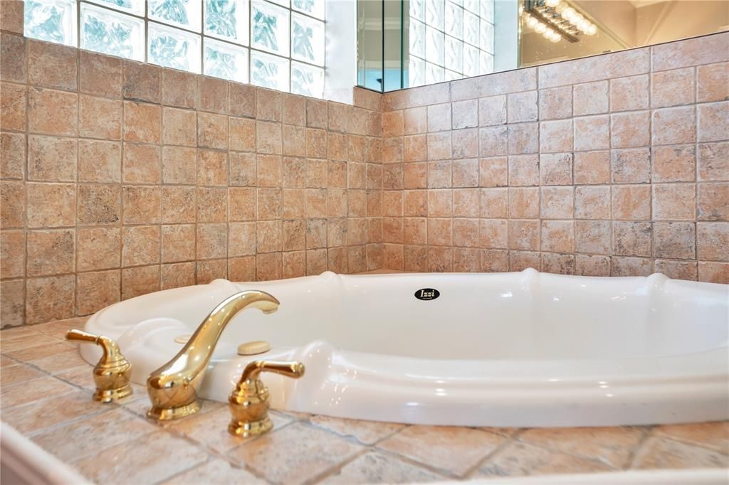 For Sale: $1,195,000 (5 beds, 3 baths, 3916 Square Feet)