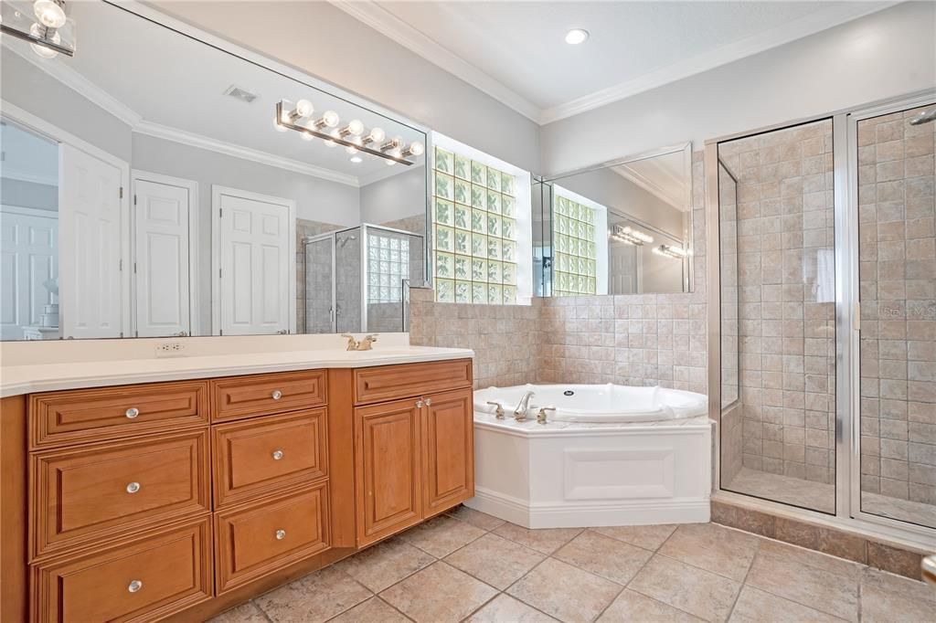 For Sale: $1,195,000 (5 beds, 3 baths, 3916 Square Feet)