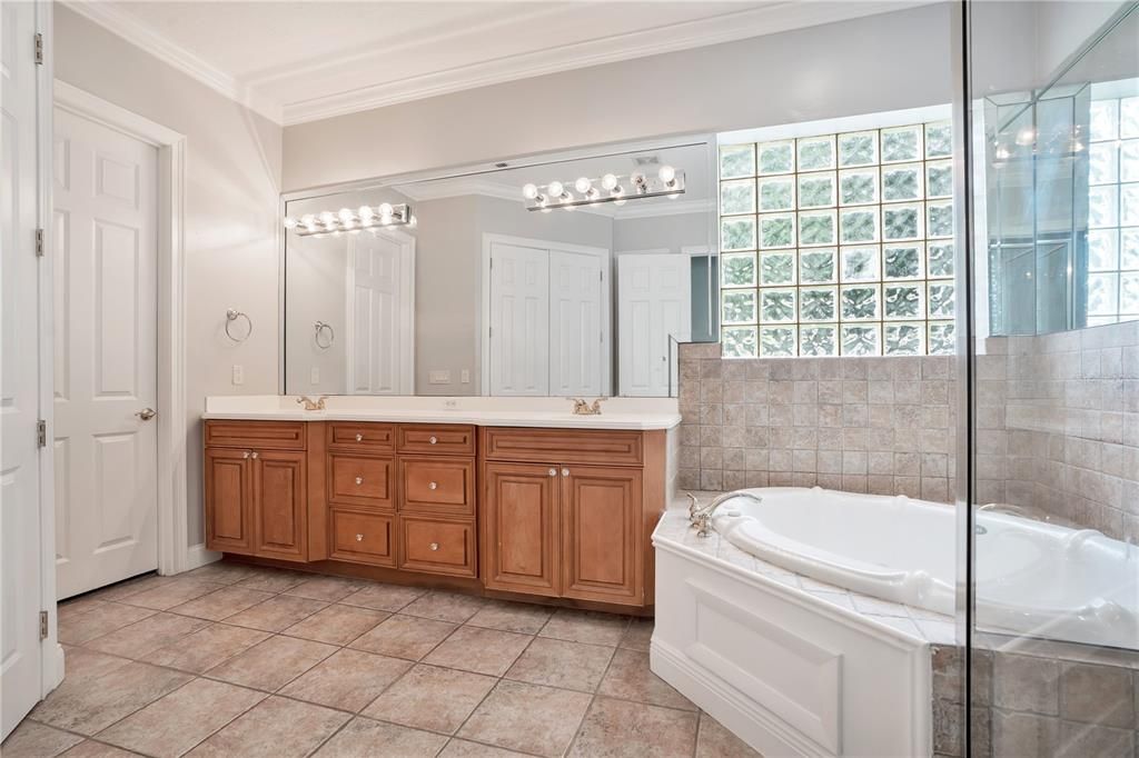For Sale: $1,195,000 (5 beds, 3 baths, 3916 Square Feet)
