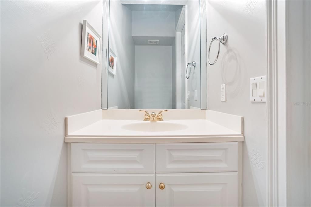 For Sale: $1,195,000 (5 beds, 3 baths, 3916 Square Feet)
