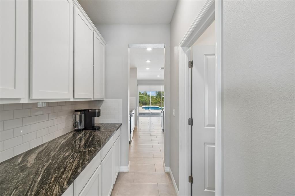 En Venta: $729,500 (4 camas, 3 baños, 3313 Pies cuadrados)