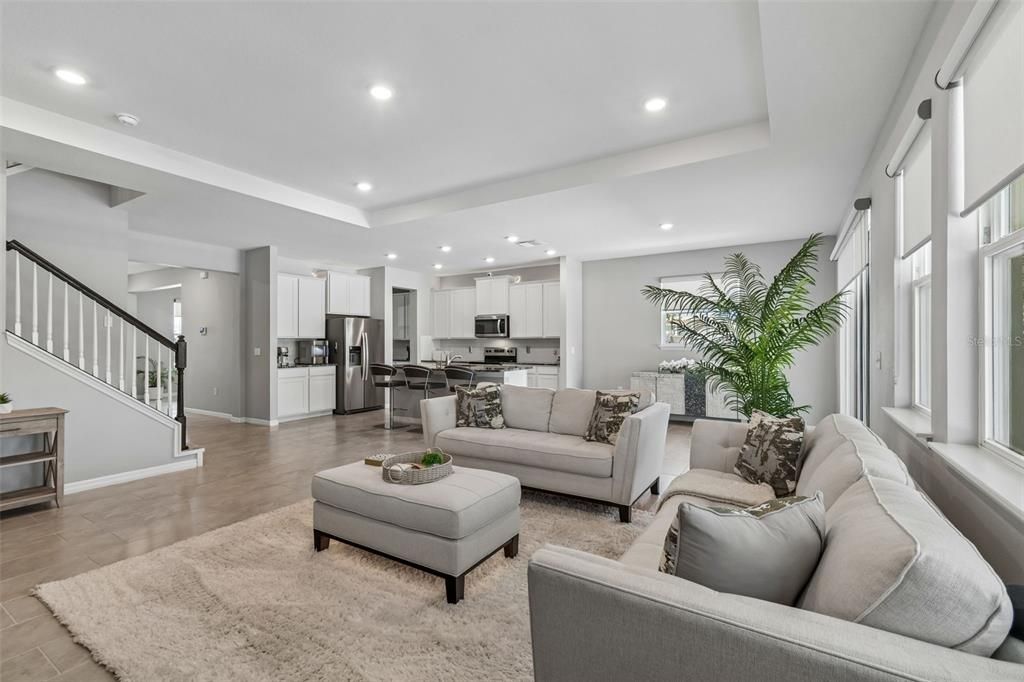 En Venta: $729,500 (4 camas, 3 baños, 3313 Pies cuadrados)