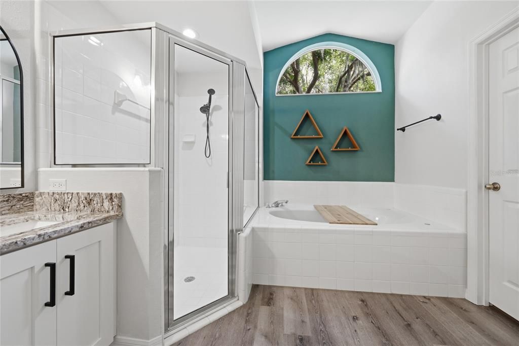 Activo con contrato: $395,000 (3 camas, 2 baños, 1827 Pies cuadrados)