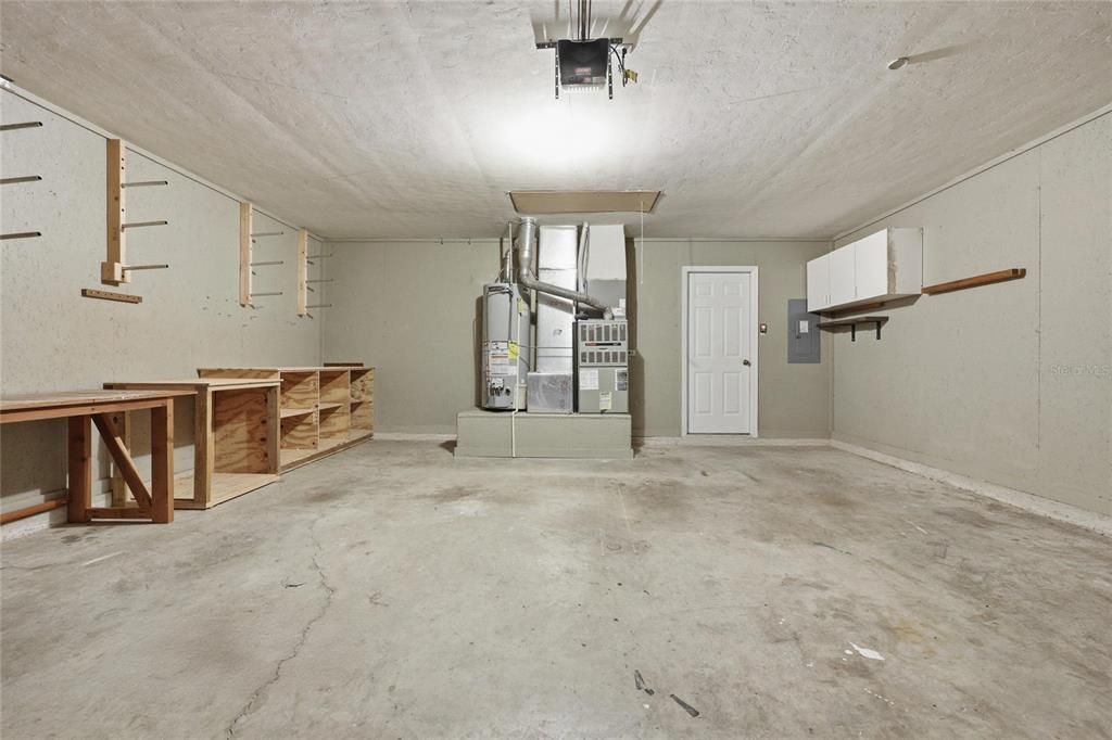 Activo con contrato: $395,000 (3 camas, 2 baños, 1827 Pies cuadrados)