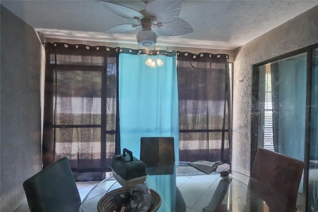 Active With Contract: $98,900 (2 beds, 2 baths, 937 Square Feet)