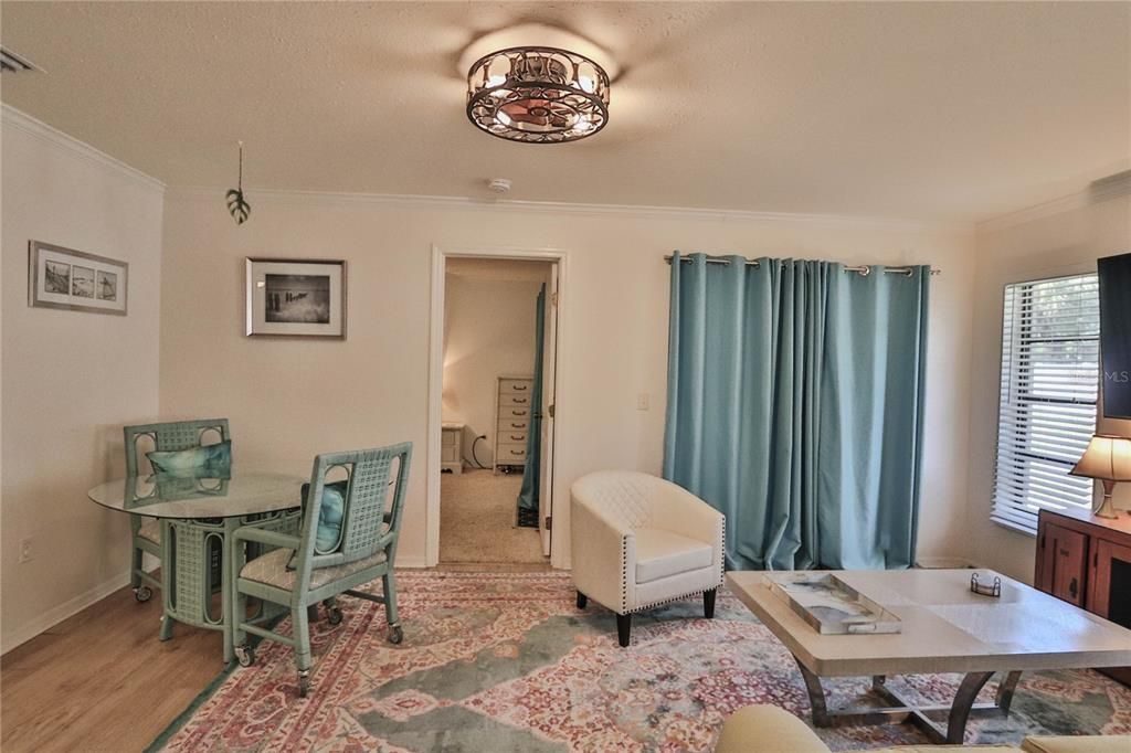 Active With Contract: $98,900 (2 beds, 2 baths, 937 Square Feet)