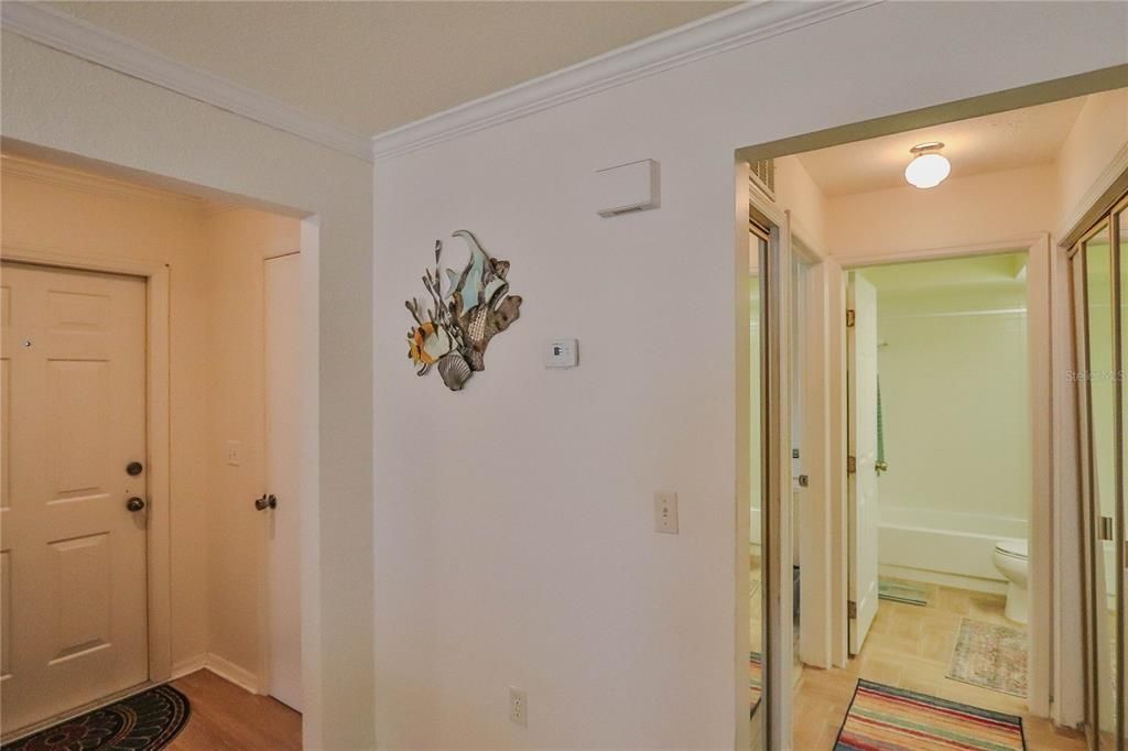 Active With Contract: $98,900 (2 beds, 2 baths, 937 Square Feet)