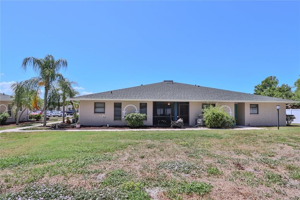 Active With Contract: $98,900 (2 beds, 2 baths, 937 Square Feet)