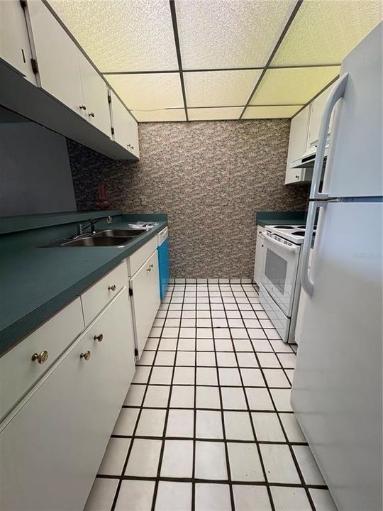 На продажу: $96,900 (1 спален, 1 ванн, 974 Квадратных фут)