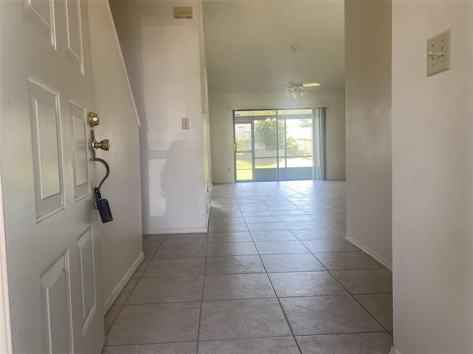En Venta: $249,000 (3 camas, 2 baños, 1214 Pies cuadrados)