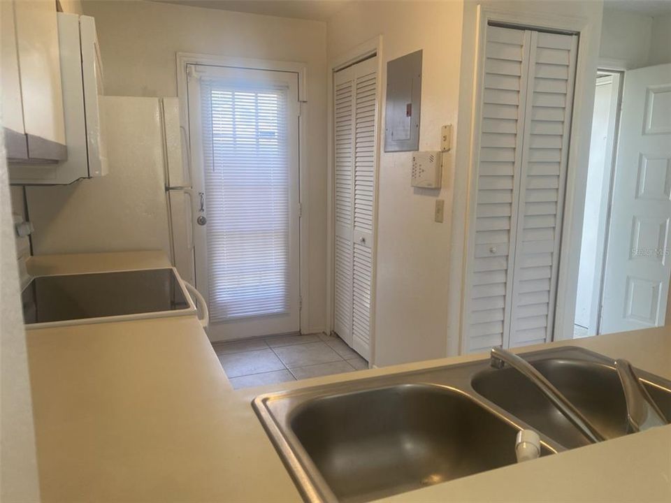 En Venta: $249,000 (3 camas, 2 baños, 1214 Pies cuadrados)