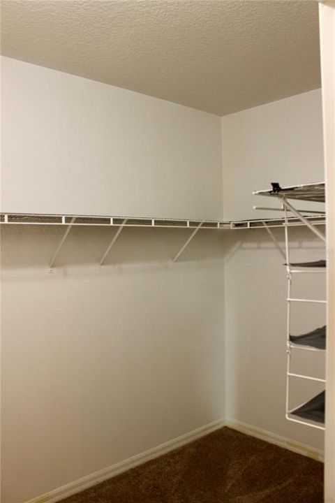 Activo con contrato: $299,000 (3 camas, 2 baños, 1760 Pies cuadrados)