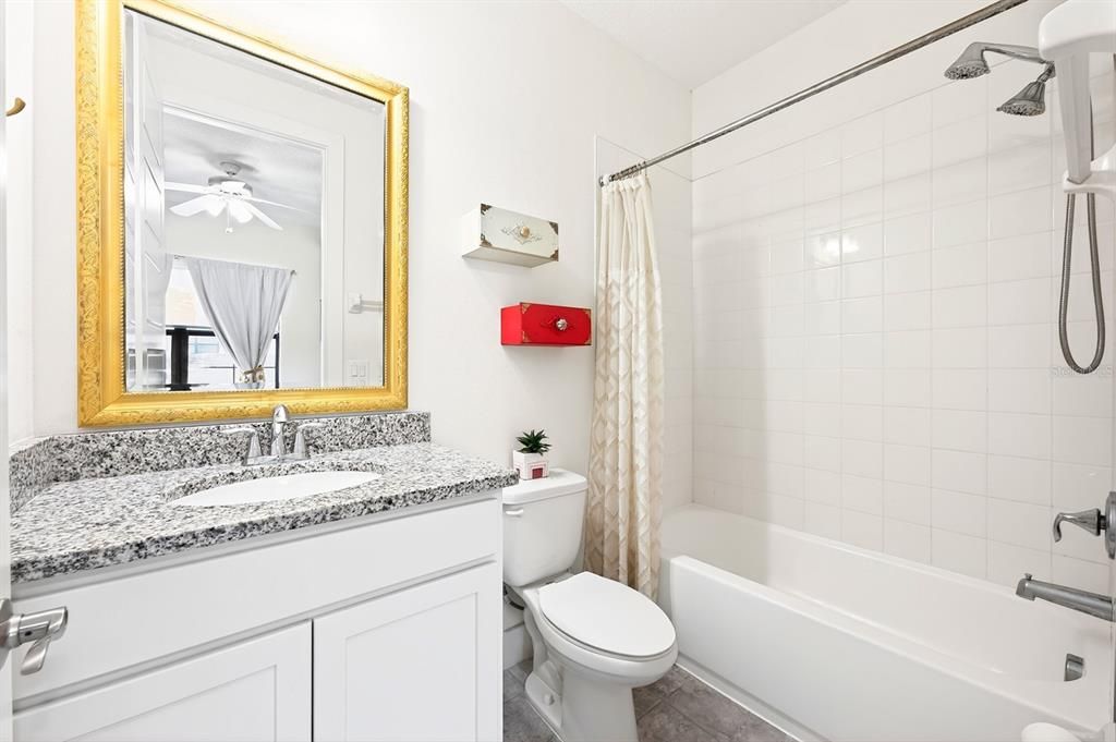 Под контрактом: $425,000 (3 спален, 3 ванн, 1823 Квадратных фут)