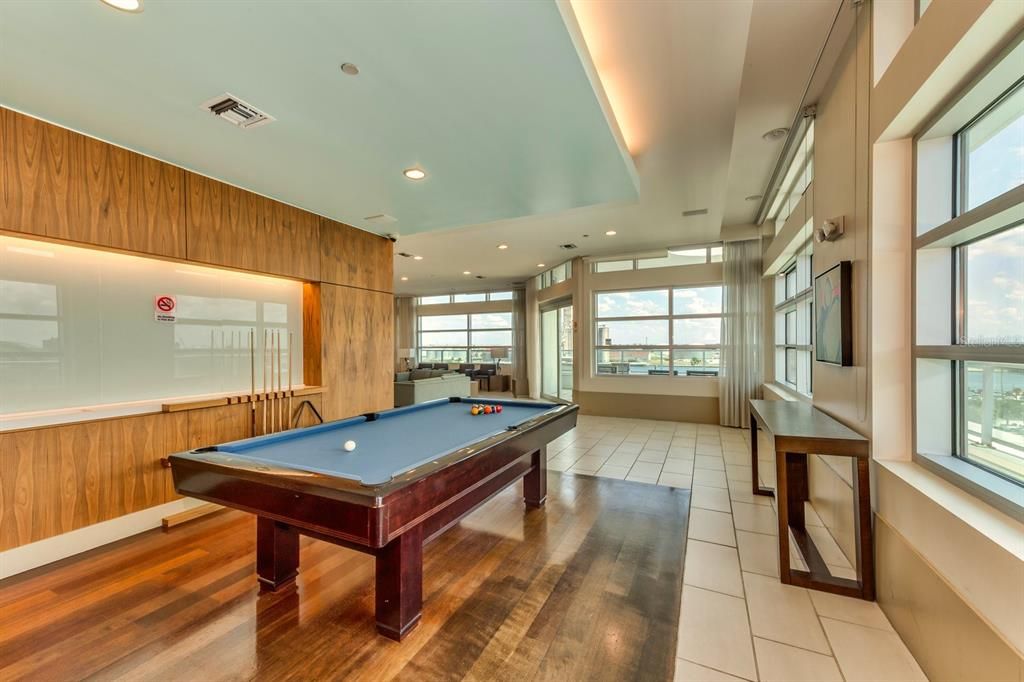 Active With Contract: $2,100 (1 beds, 1 baths, 622 Square Feet)