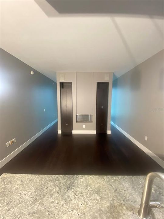 Active With Contract: $2,100 (1 beds, 1 baths, 622 Square Feet)
