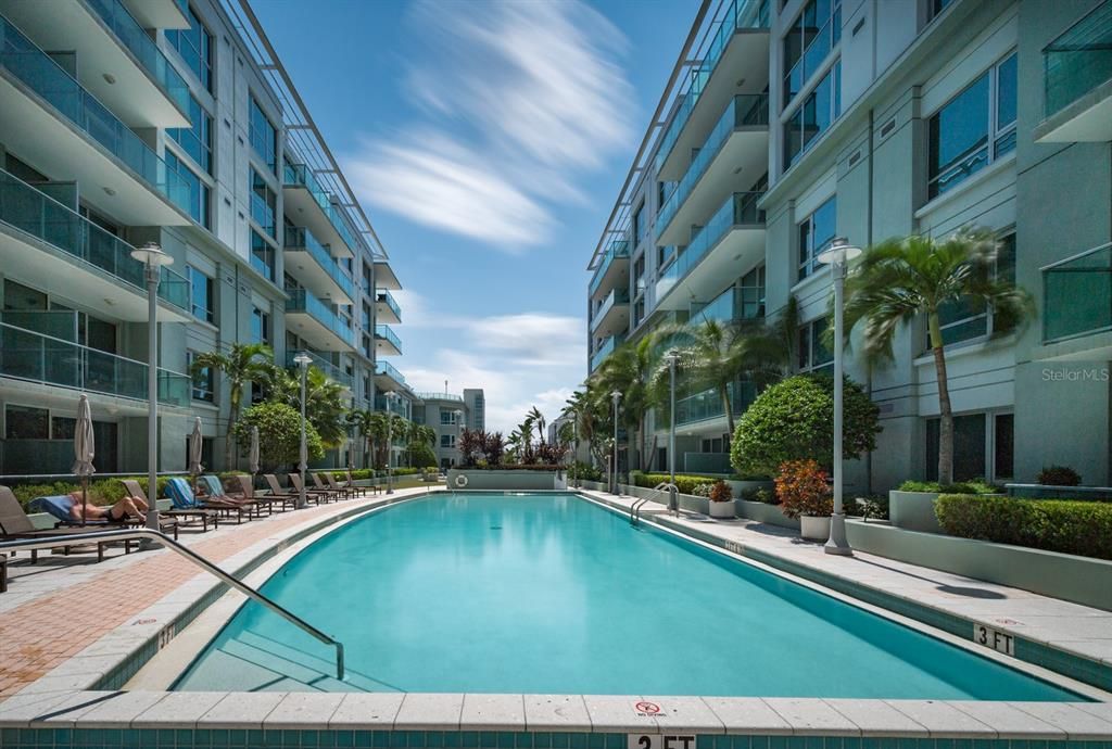 Active With Contract: $2,100 (1 beds, 1 baths, 622 Square Feet)