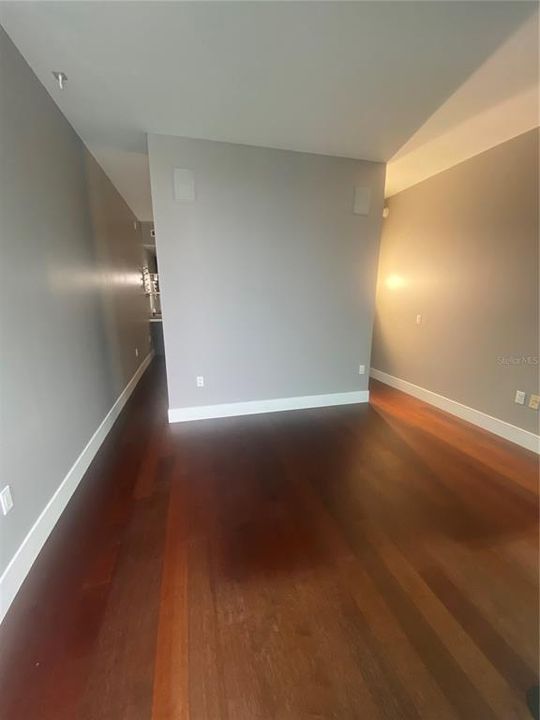 Active With Contract: $2,100 (1 beds, 1 baths, 622 Square Feet)