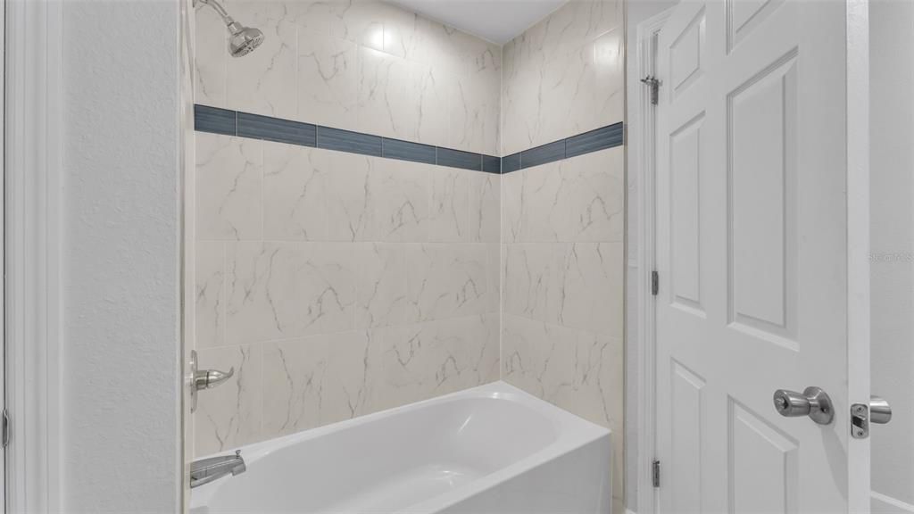 Active With Contract: $359,900 (3 beds, 2 baths, 1812 Square Feet)