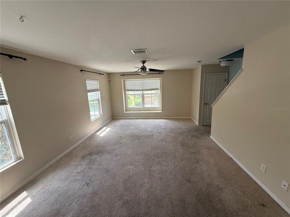 Active With Contract: $217,000 (3 beds, 2 baths, 1388 Square Feet)