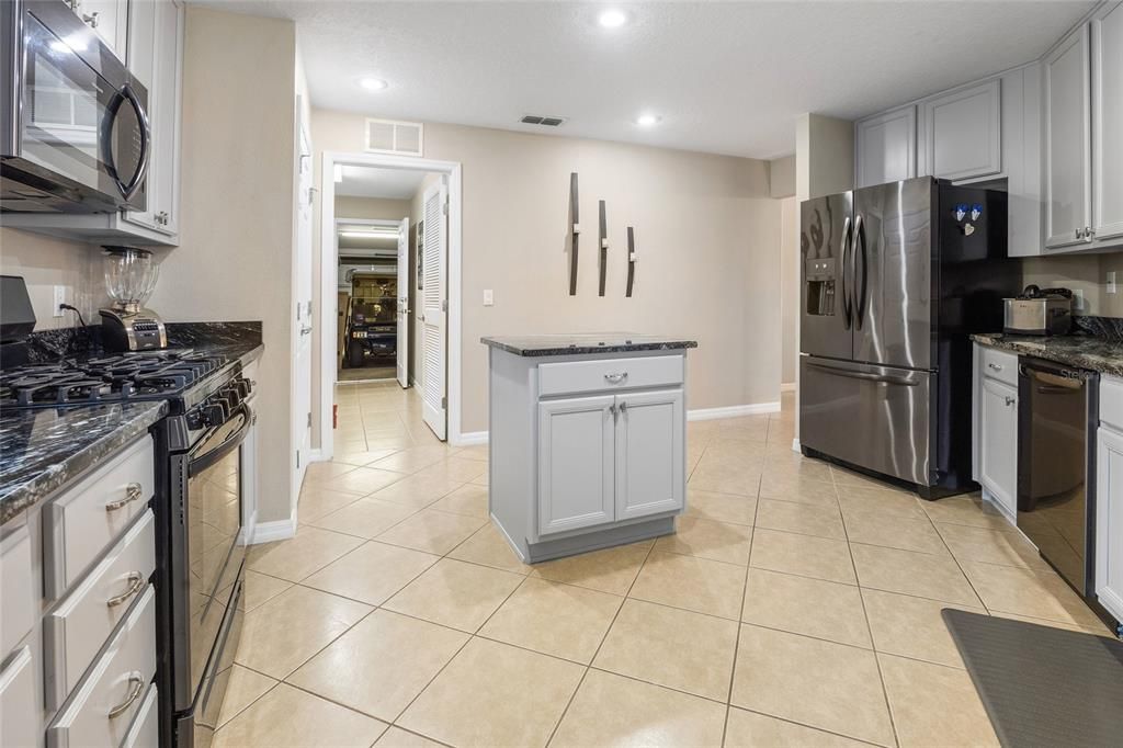 For Sale: $375,000 (2 beds, 2 baths, 2235 Square Feet)
