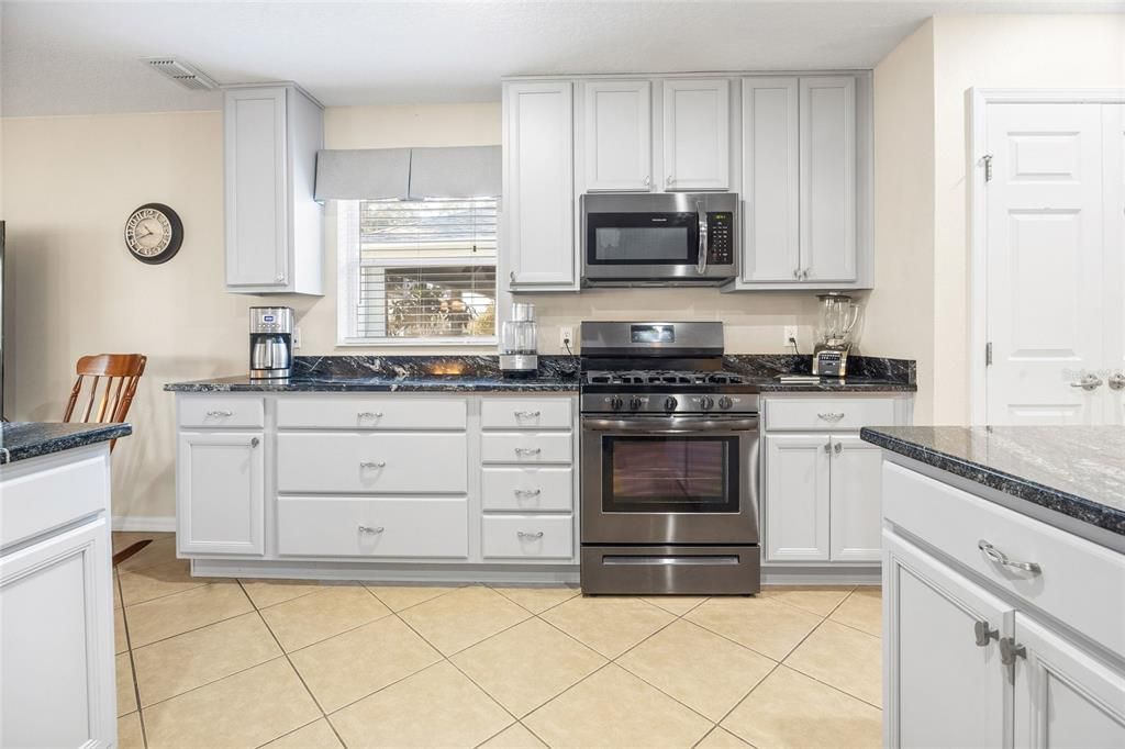 For Sale: $375,000 (2 beds, 2 baths, 2235 Square Feet)