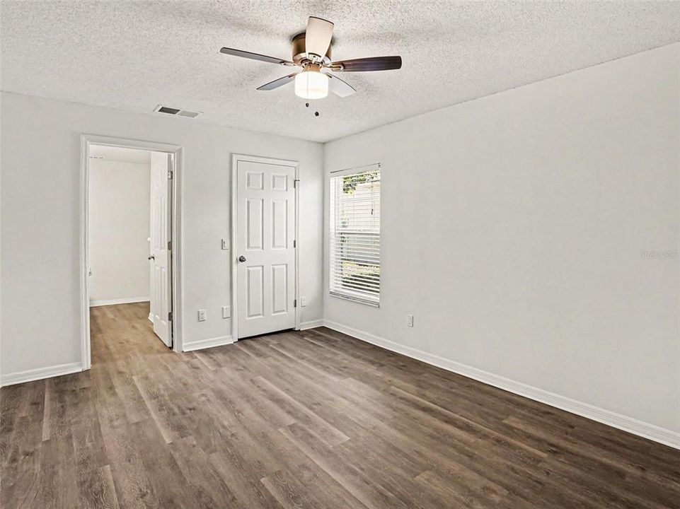 Active With Contract: $324,900 (3 beds, 2 baths, 1617 Square Feet)