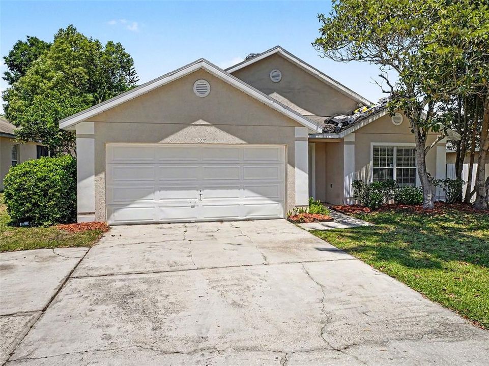 Active With Contract: $324,900 (3 beds, 2 baths, 1617 Square Feet)