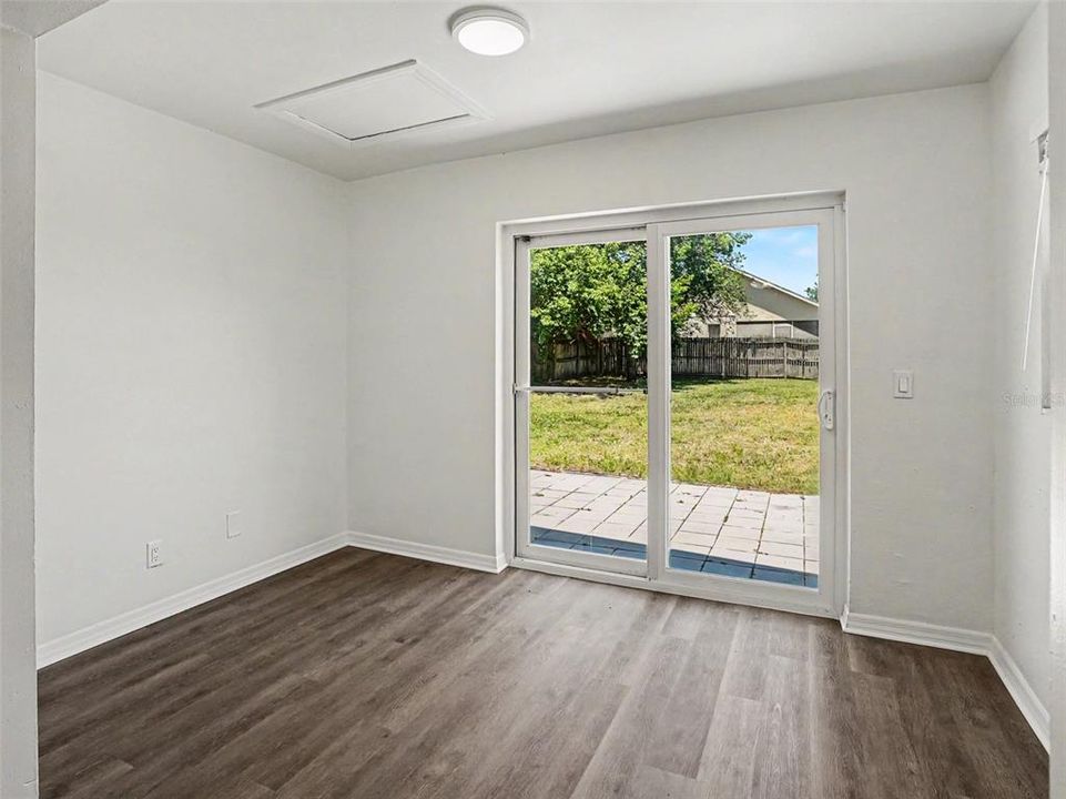 Active With Contract: $324,900 (3 beds, 2 baths, 1617 Square Feet)