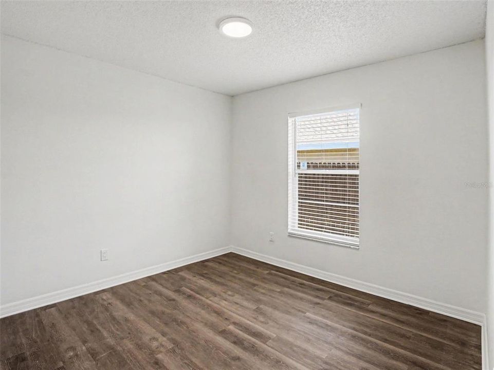 Active With Contract: $324,900 (3 beds, 2 baths, 1617 Square Feet)