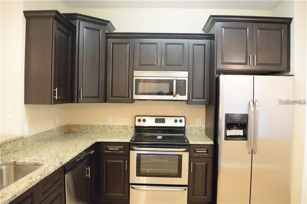 В аренду: $1,950 (2 спален, 2 ванн, 1516 Квадратных фут)