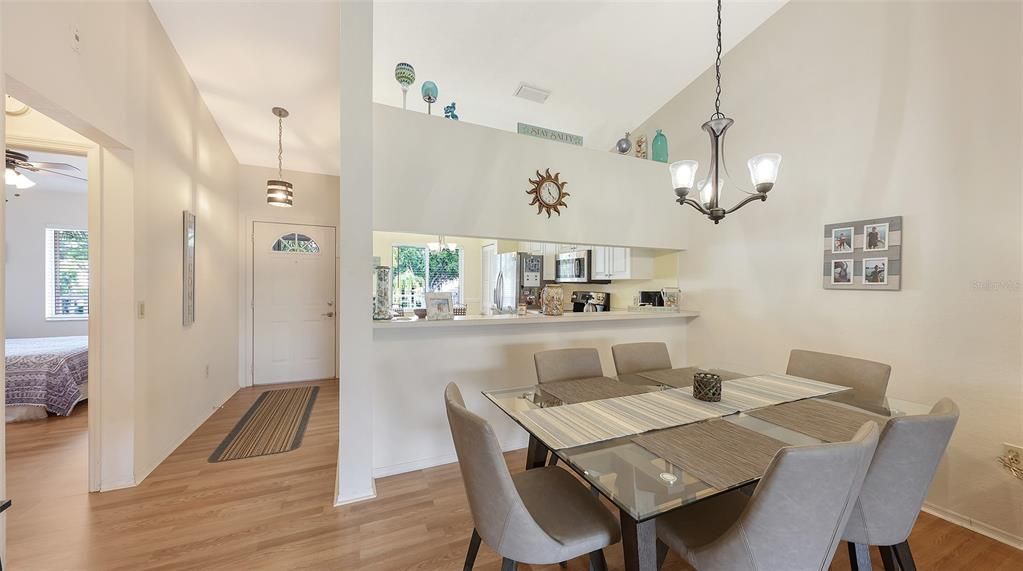 En Venta: $195,000 (2 camas, 2 baños, 1003 Pies cuadrados)