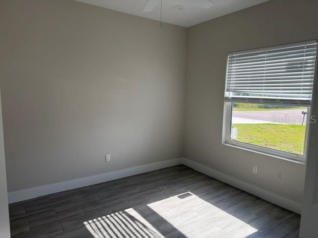 For Rent: $1,300 (2 beds, 2 baths, 1045 Square Feet)