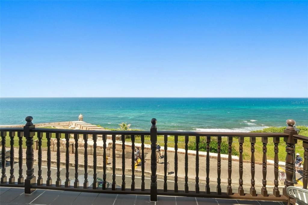 For Sale: $2,300,000 (2 beds, 2 baths, 1646 Square Feet)