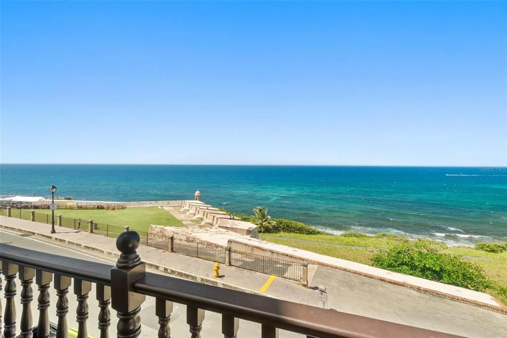 For Sale: $2,300,000 (2 beds, 2 baths, 1646 Square Feet)