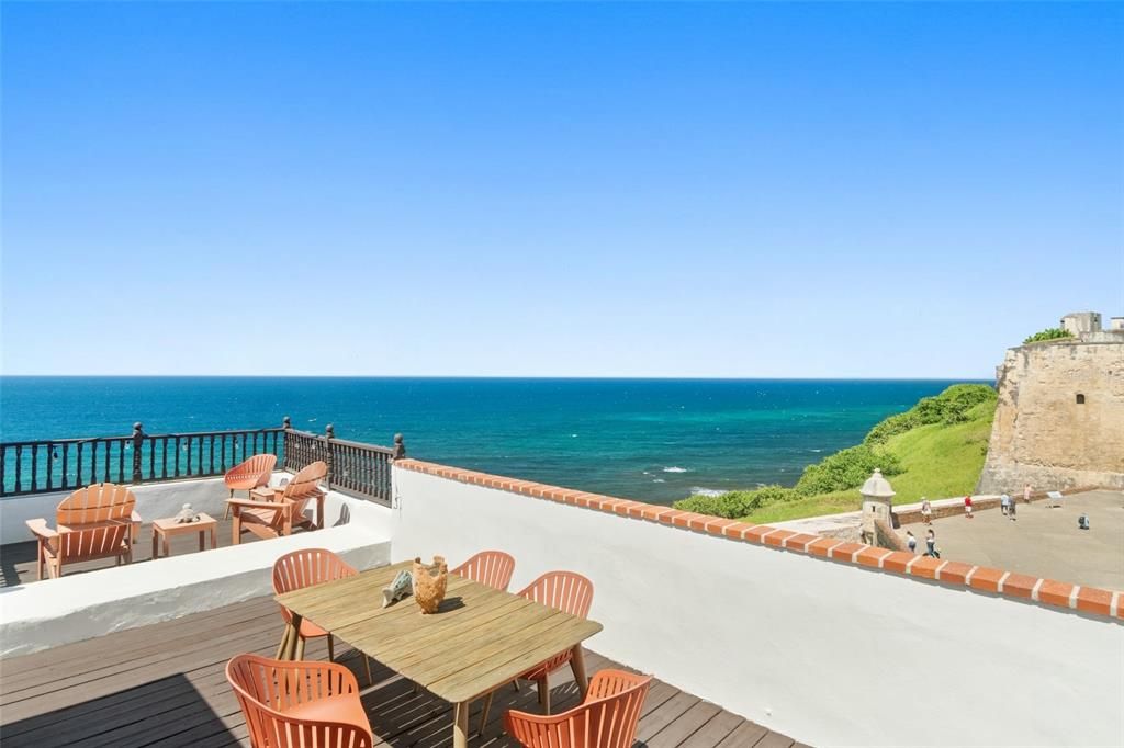 For Sale: $2,300,000 (2 beds, 2 baths, 1646 Square Feet)