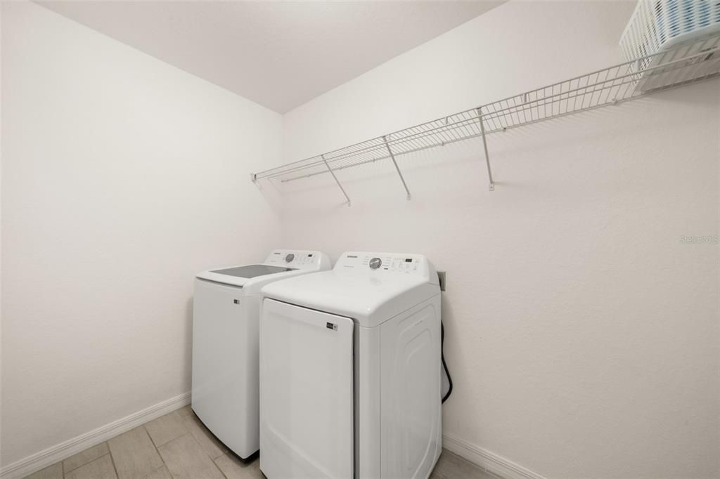 For Sale: $324,900 (3 beds, 2 baths, 1593 Square Feet)