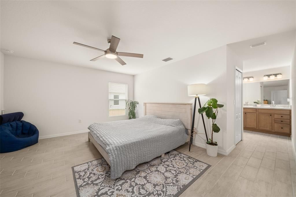 For Sale: $324,900 (3 beds, 2 baths, 1593 Square Feet)