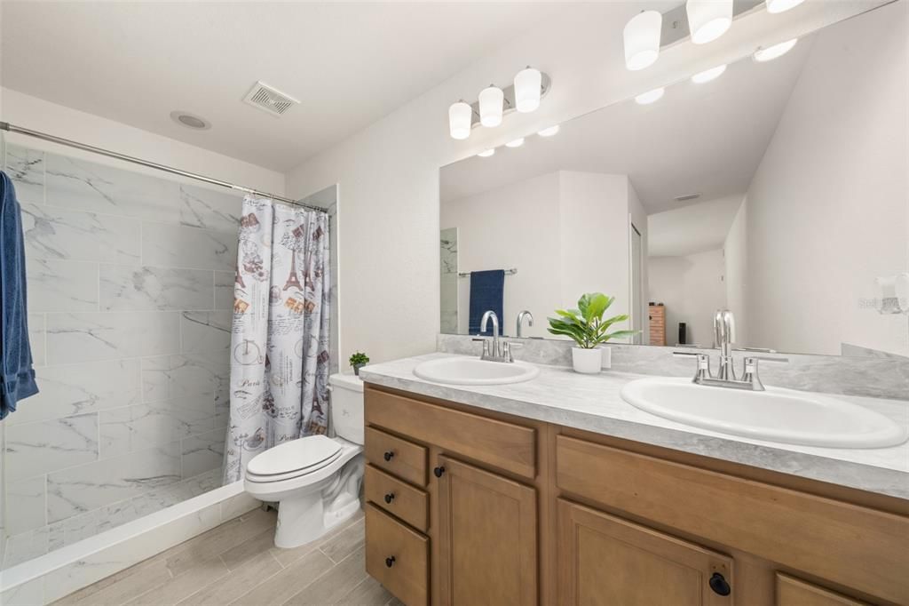 For Sale: $324,900 (3 beds, 2 baths, 1593 Square Feet)
