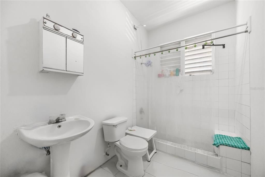En Venta: $695,000 (9 camas, 4 baños, 3336 Pies cuadrados)