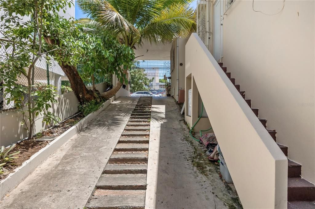 En Venta: $695,000 (9 camas, 4 baños, 3336 Pies cuadrados)