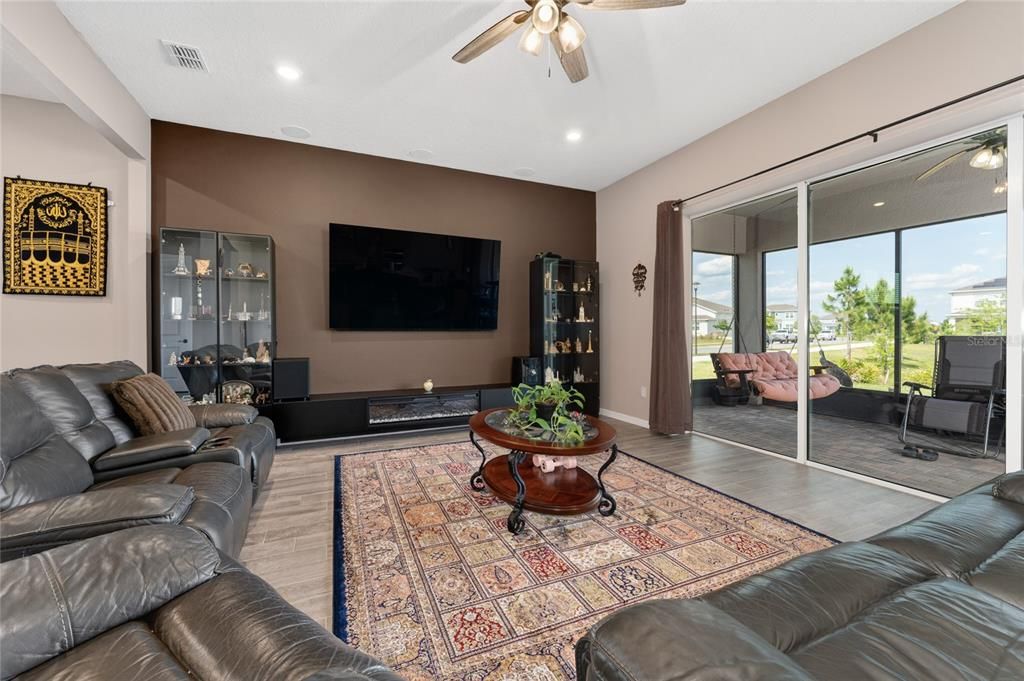For Sale: $1,060,000 (5 beds, 4 baths, 3333 Square Feet)