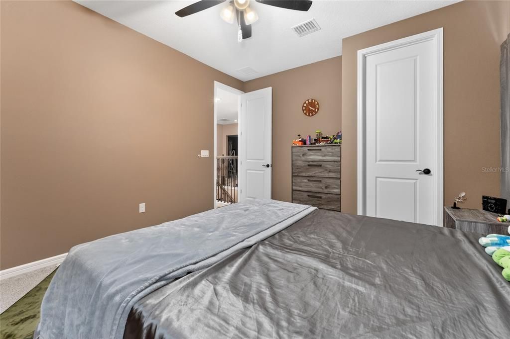 For Sale: $1,060,000 (5 beds, 4 baths, 3333 Square Feet)