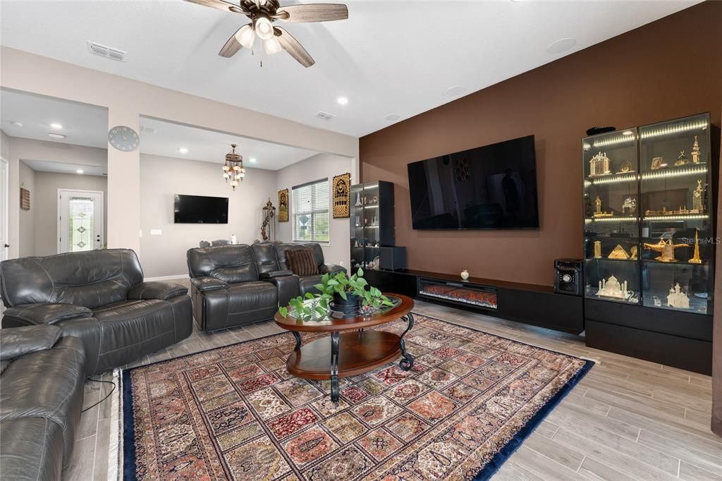 For Sale: $1,060,000 (5 beds, 4 baths, 3333 Square Feet)