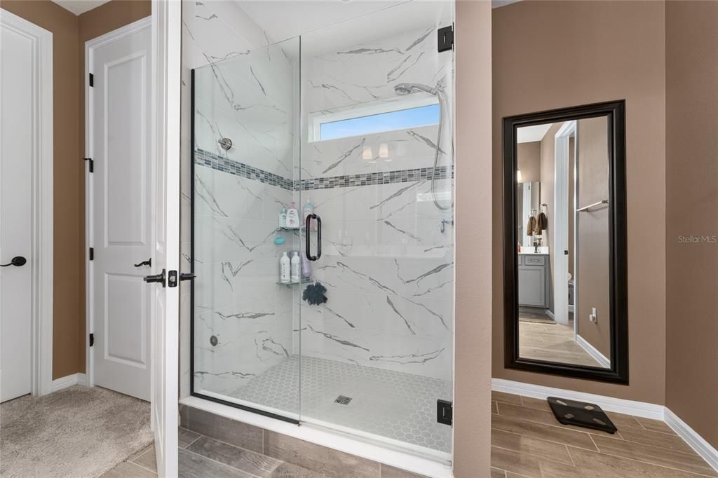 For Sale: $1,060,000 (5 beds, 4 baths, 3333 Square Feet)