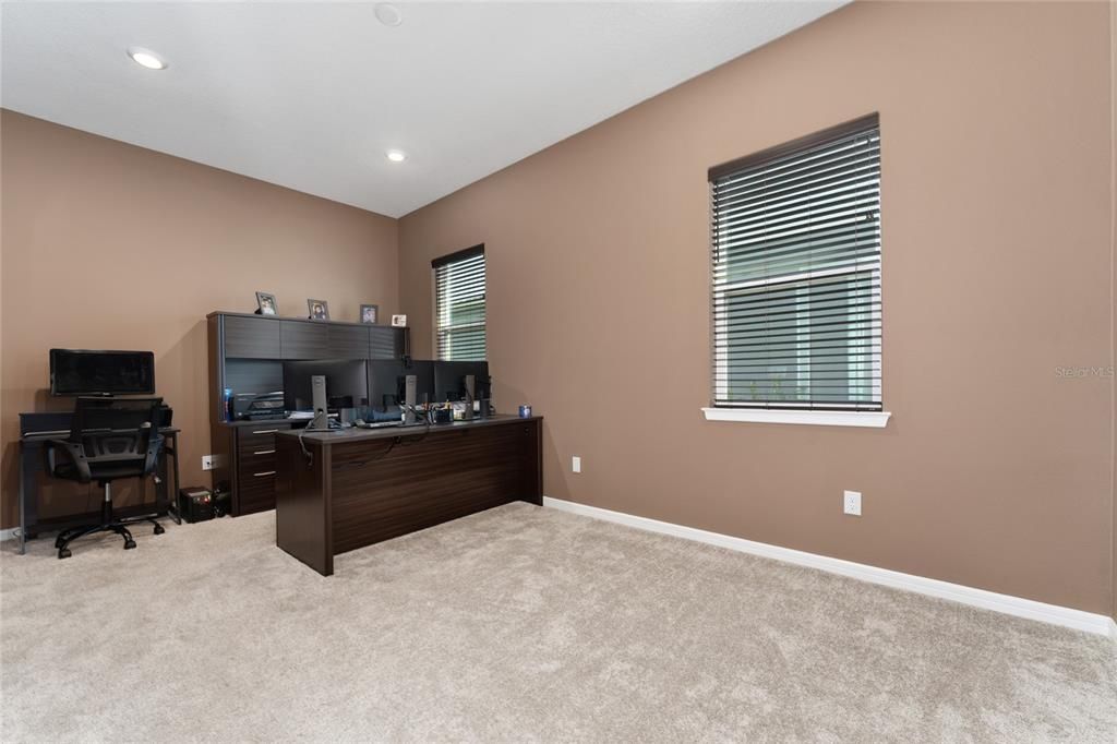 For Sale: $1,060,000 (5 beds, 4 baths, 3333 Square Feet)