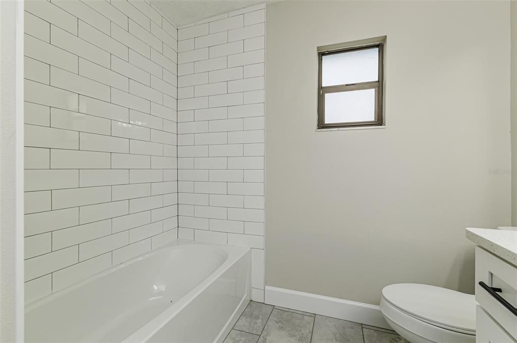 For Sale: $374,950 (3 beds, 2 baths, 1642 Square Feet)