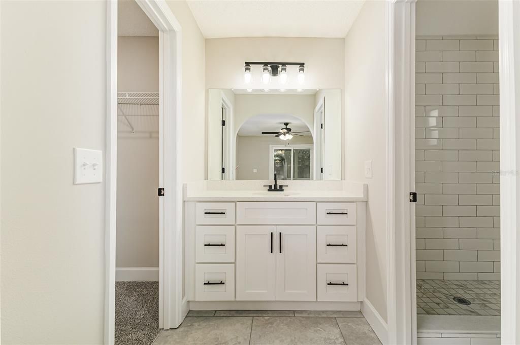 For Sale: $374,950 (3 beds, 2 baths, 1642 Square Feet)