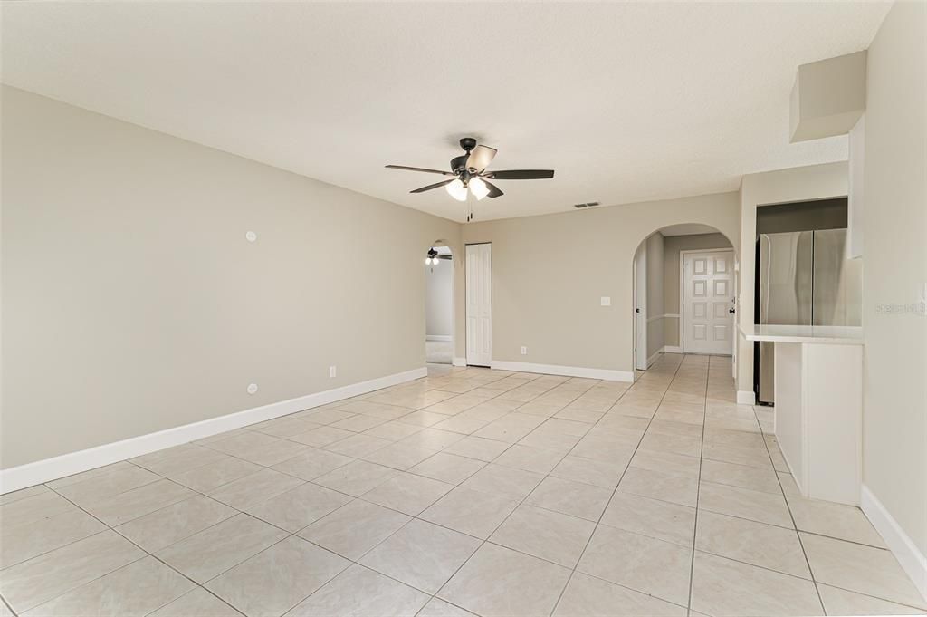 For Sale: $374,950 (3 beds, 2 baths, 1642 Square Feet)